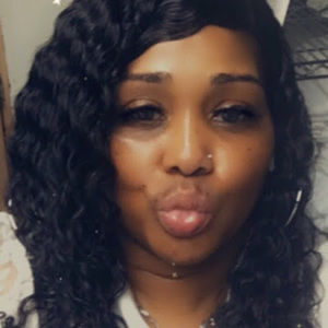 Meet your Posher, Monique